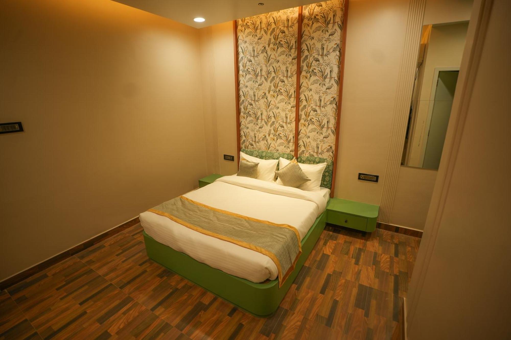 Dashrath Inn Near Ramjanmbhoomi Ayodhya Buitenkant foto